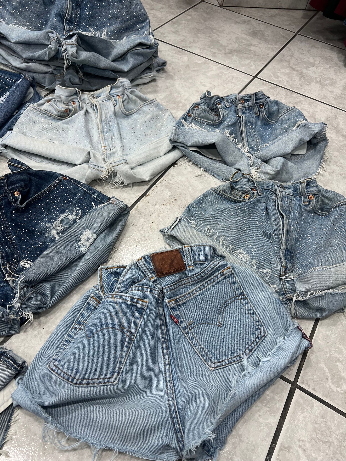 SHORT LEVIS LUXURY