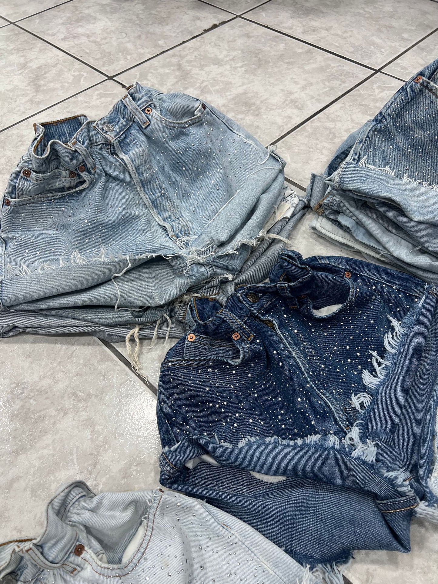 SHORT LEVIS LUXURY