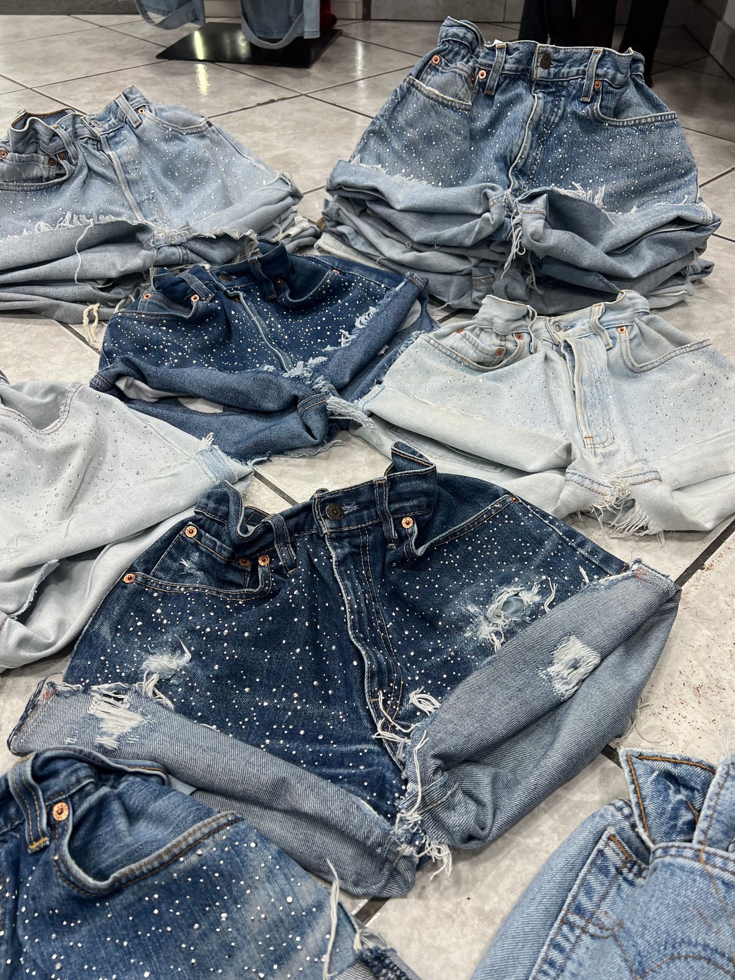 SHORT LEVIS LUXURY