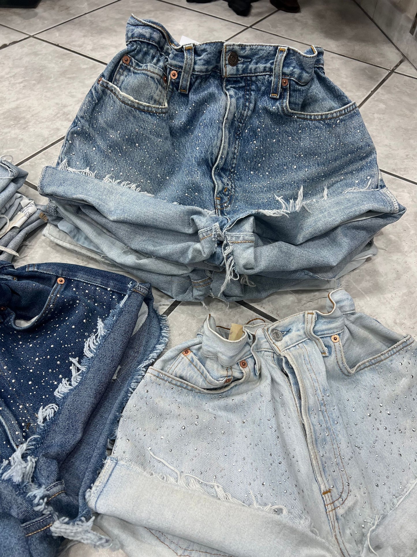 SHORT LEVIS LUXURY