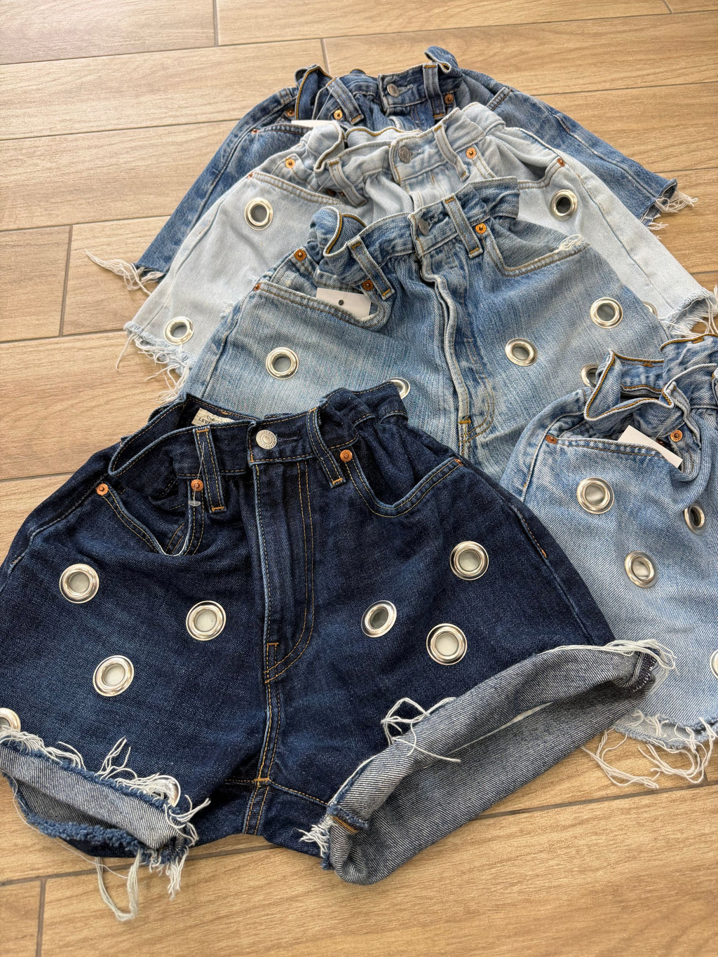 SHORT LEVIS CANDY ANELLI
