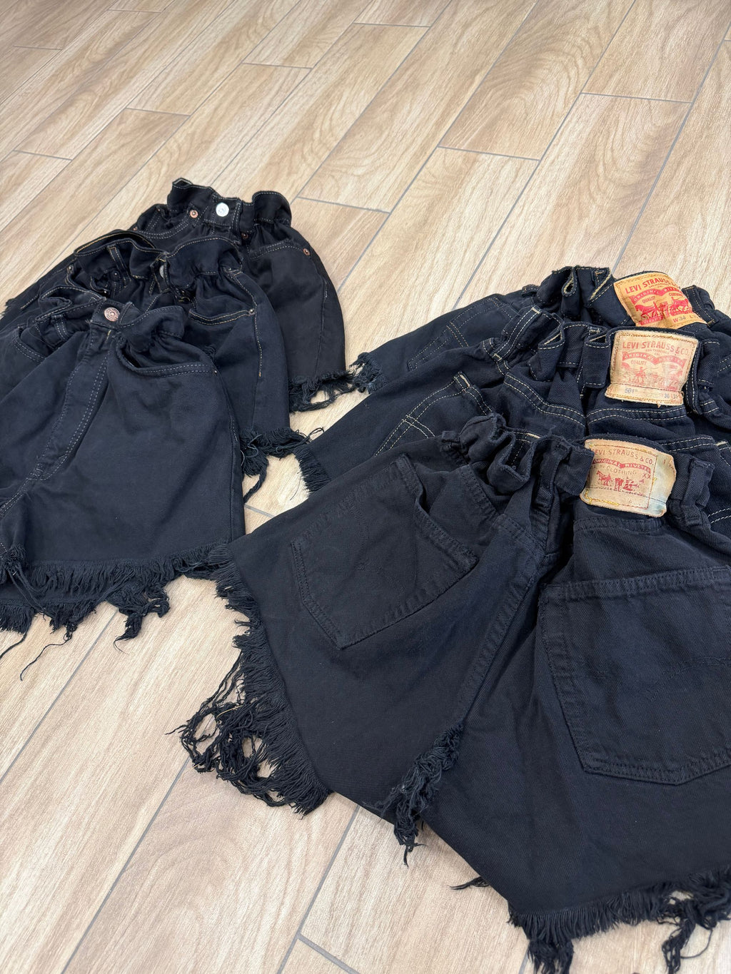 SHORT LEVIS CARAMELLA