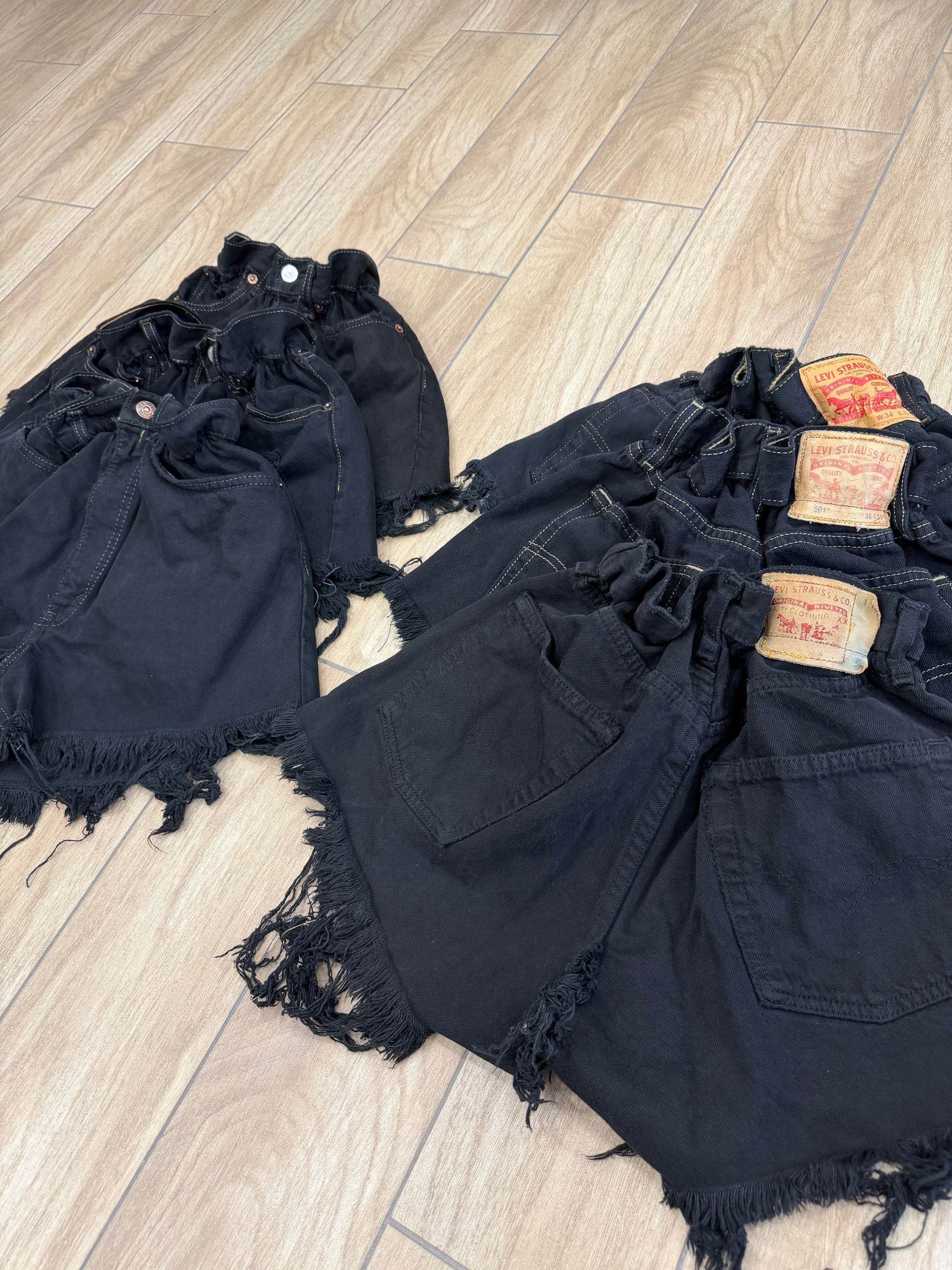 SHORT LEVIS CARAMELLA