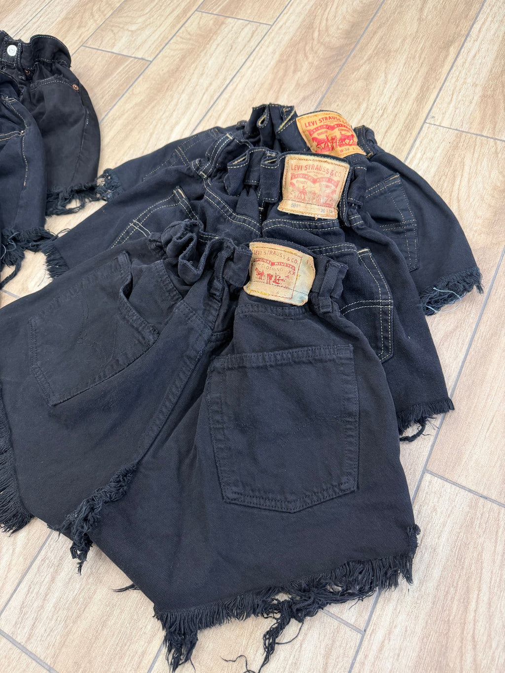 SHORT LEVIS CARAMELLA