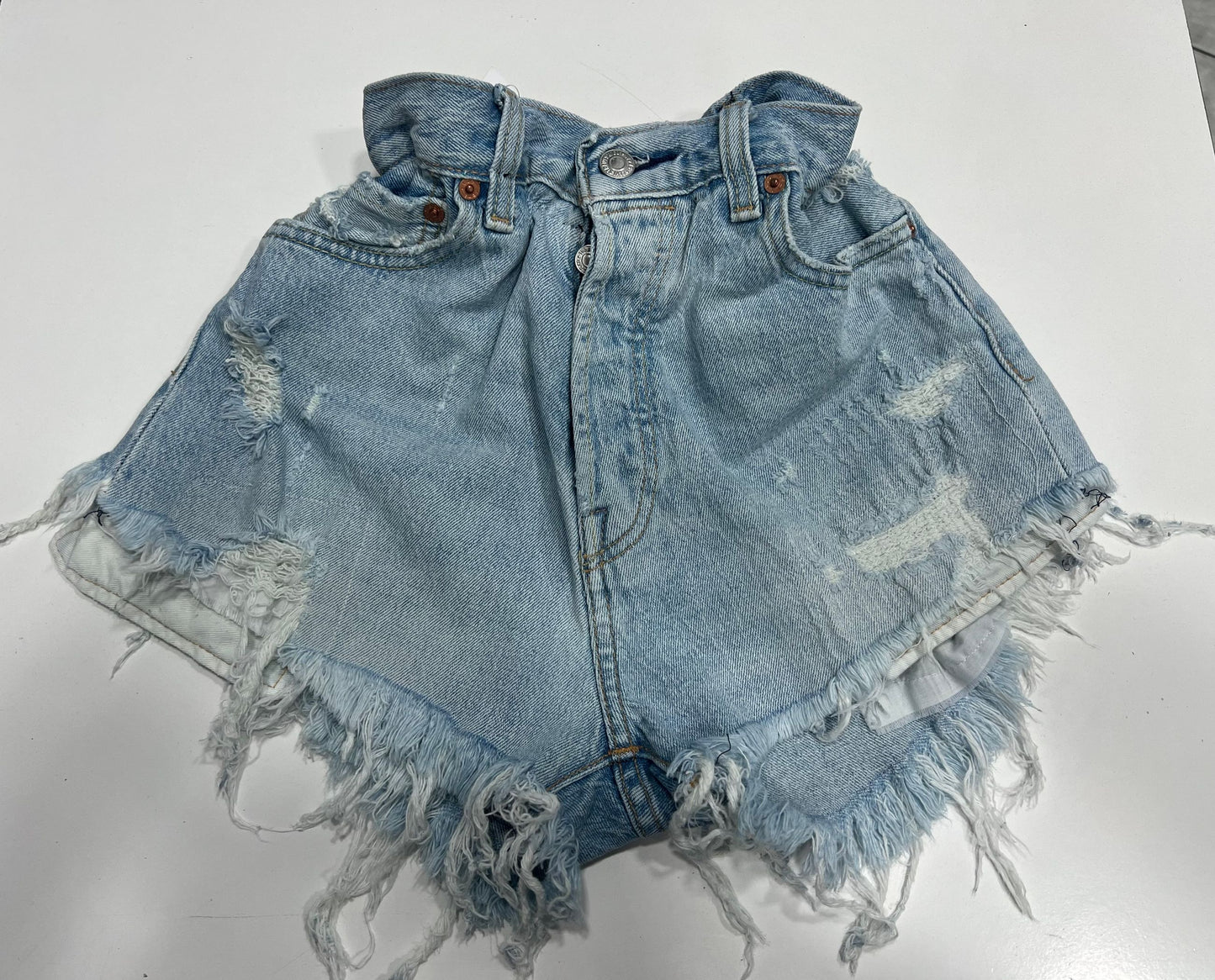 SHORT LEVIS BORCHIE 4