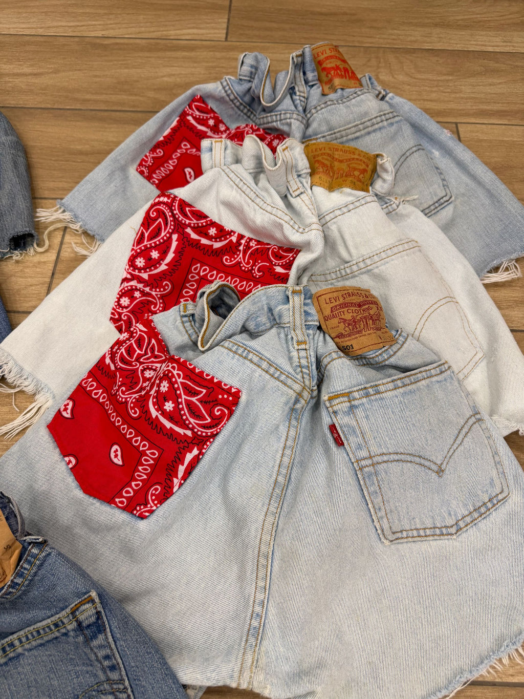 SHORT LEVIS BANDANA