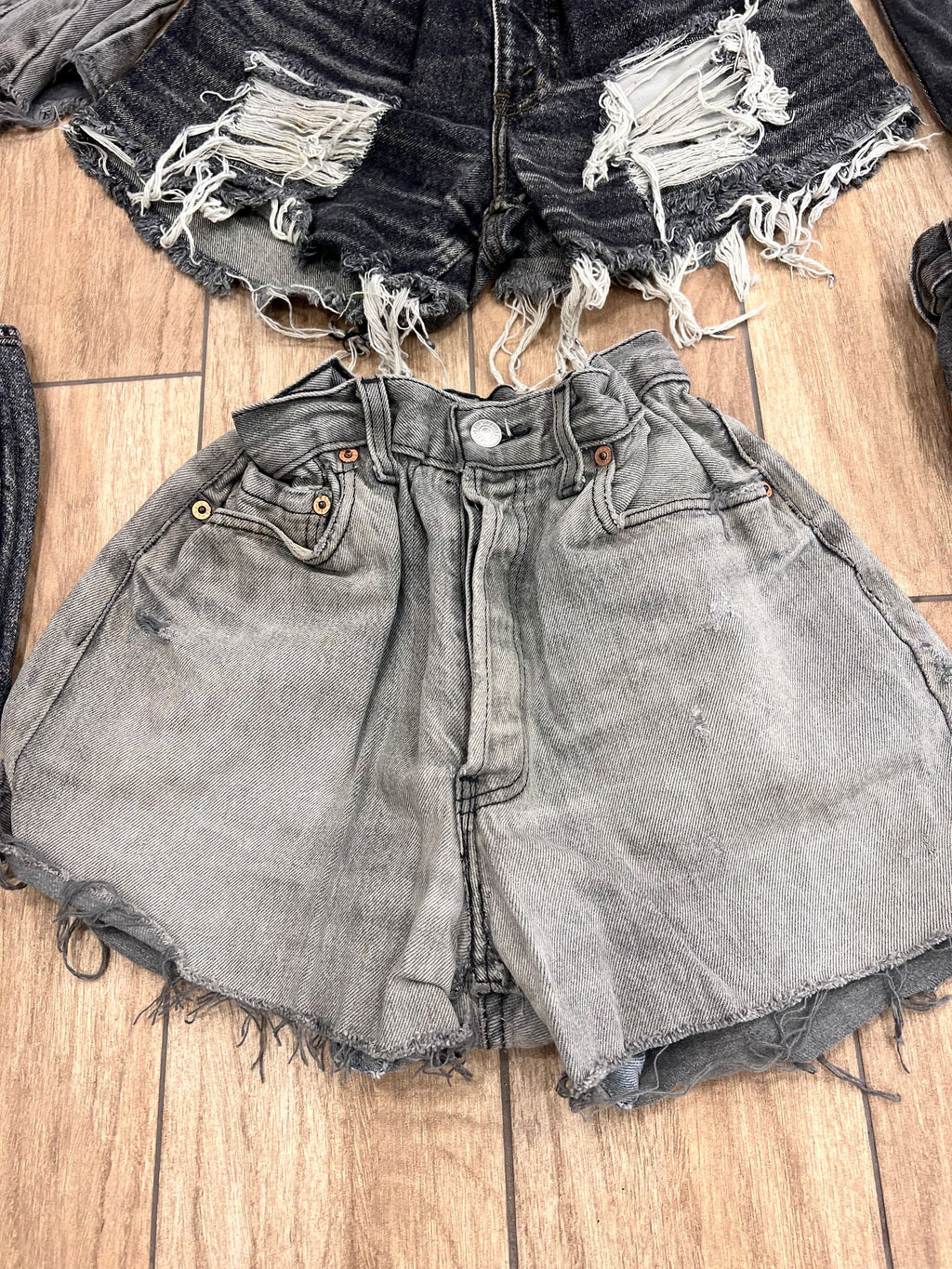 SHORT LEVIS CARAMELLA