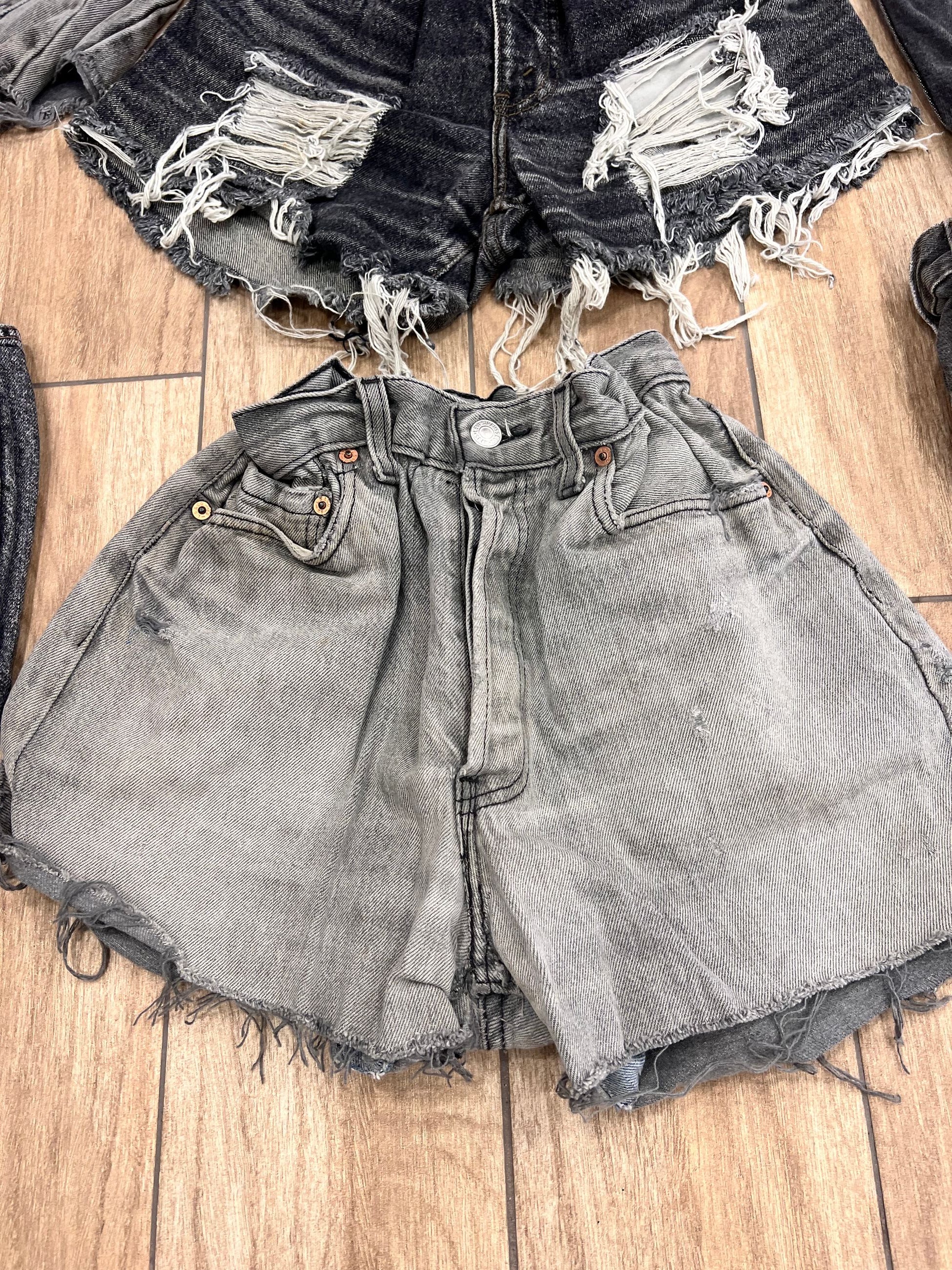 SHORT LEVIS CARAMELLA