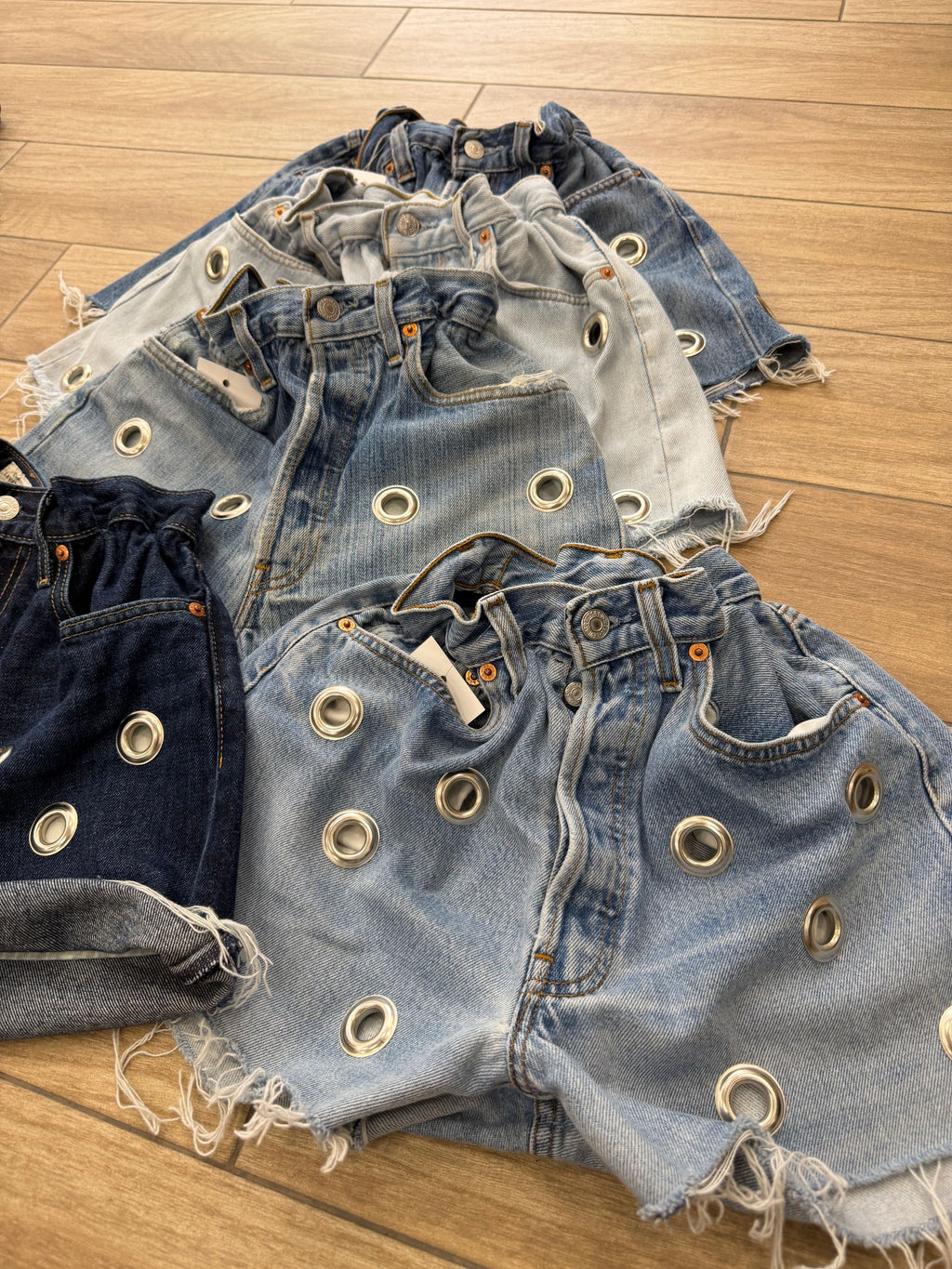 SHORT LEVIS CANDY ANELLI