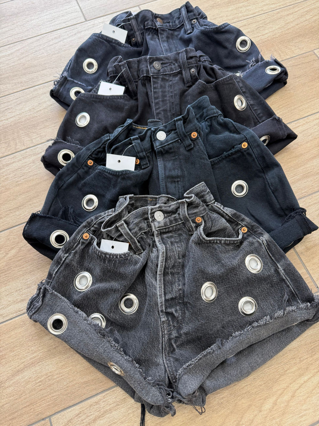SHORT LEVIS CANDY ANELLI