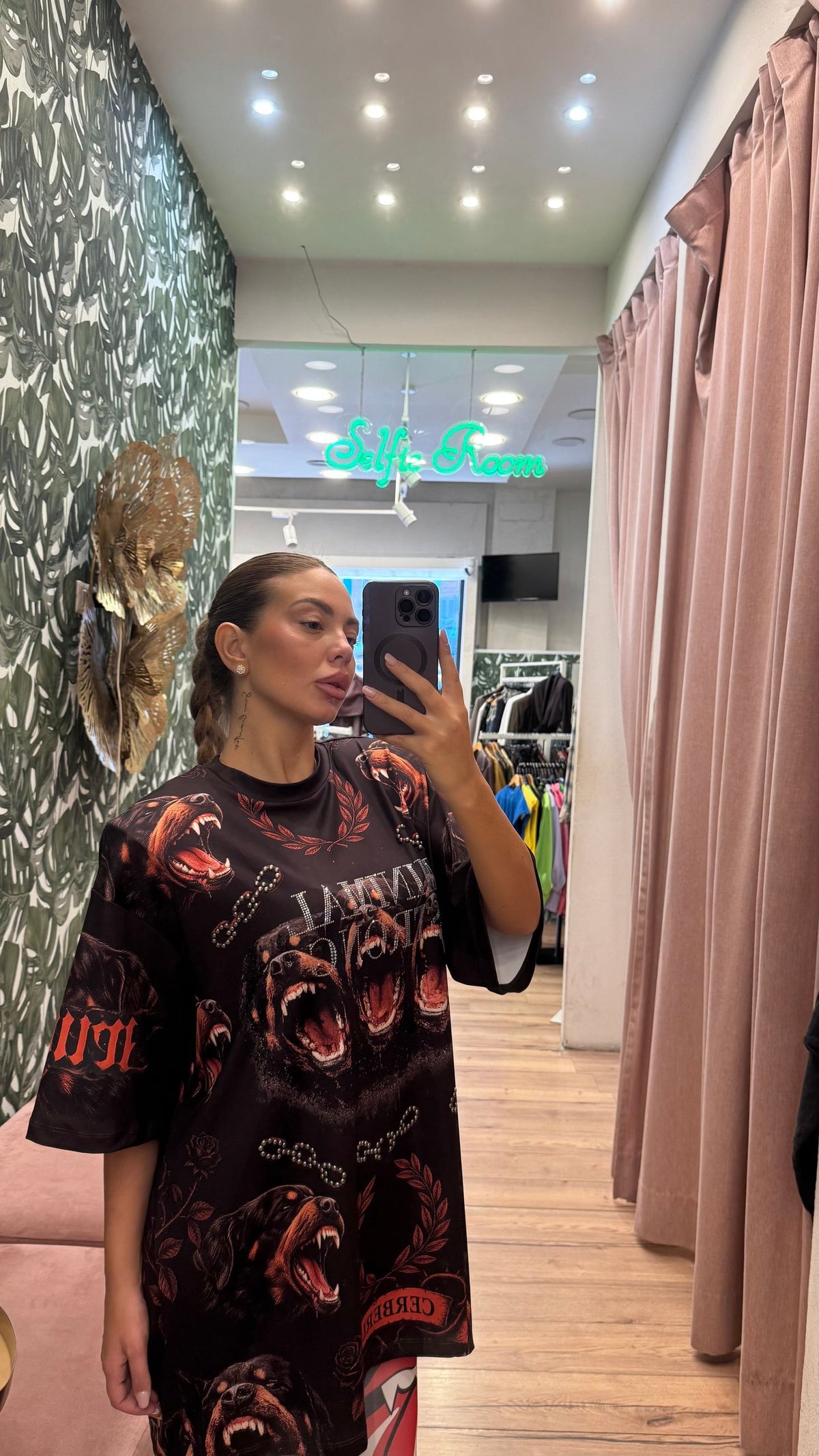 T SHIRT OVER DOGS