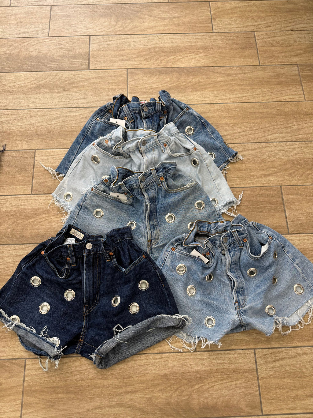SHORT LEVIS CANDY ANELLI