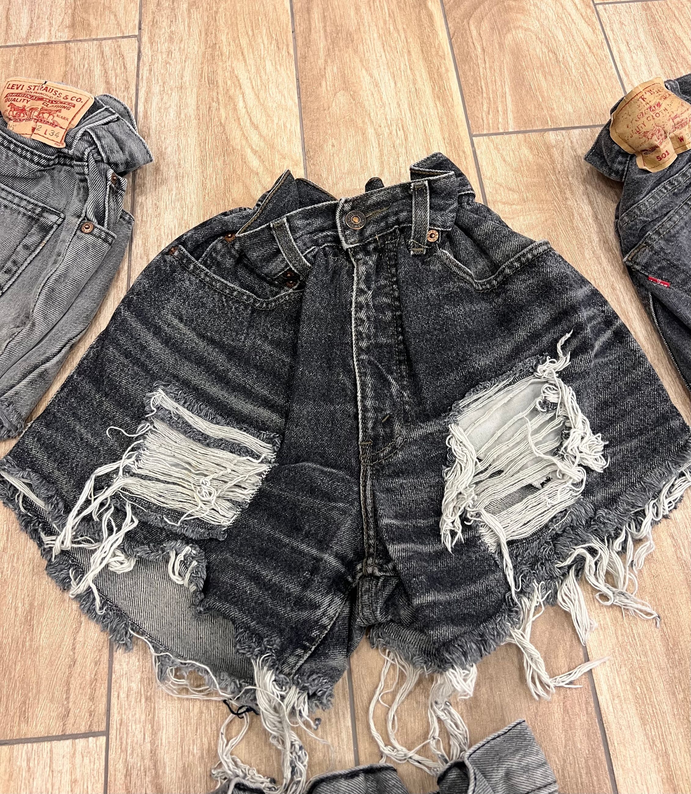 SHORT LEVIS CARAMELLA